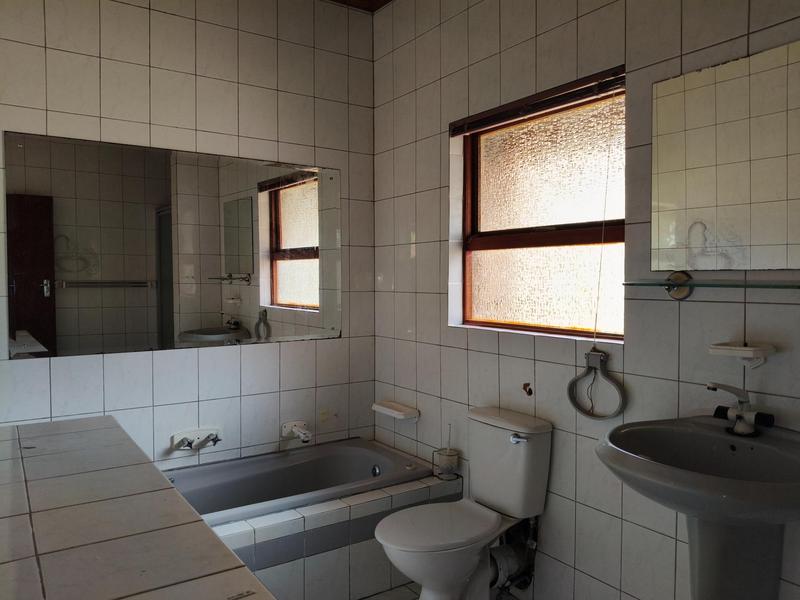 5 Bedroom Property for Sale in Oatlands North Eastern Cape